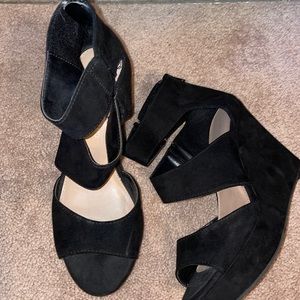 Christian Siriano - Black Wedges Size 8